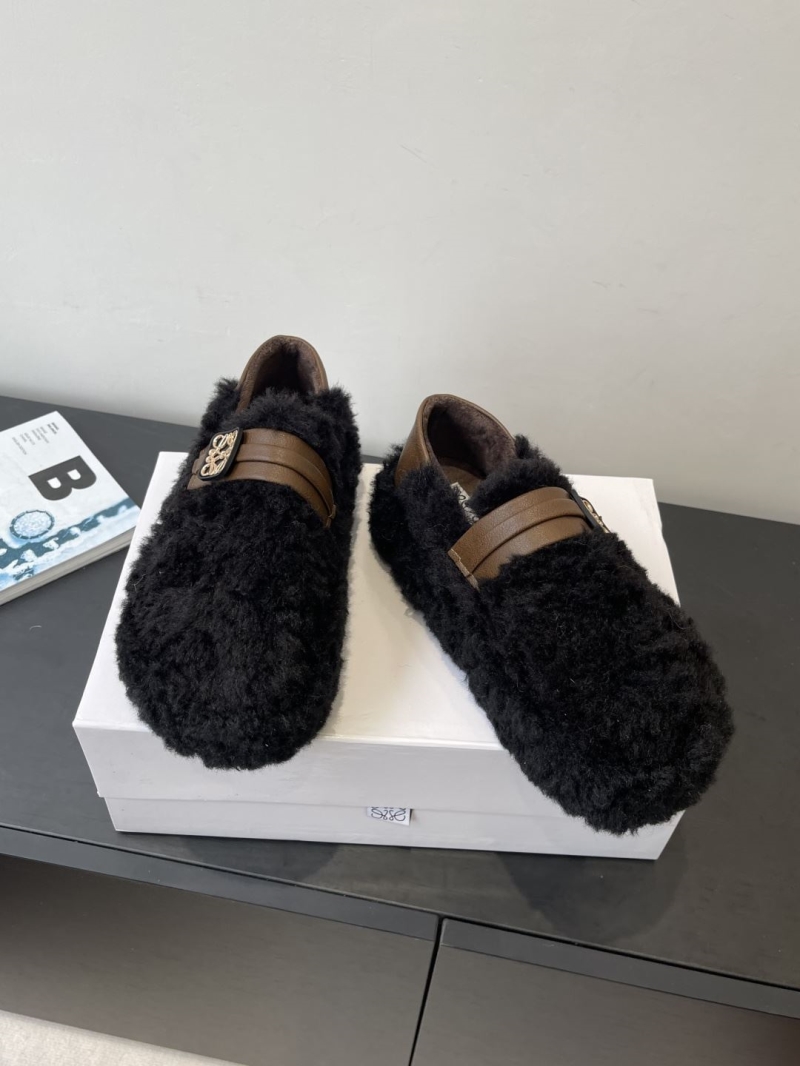L0ew* slippers